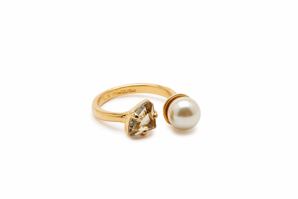 
            
                Load image into Gallery viewer, Pearl and Stone Ring - Charmed Circle
            
        